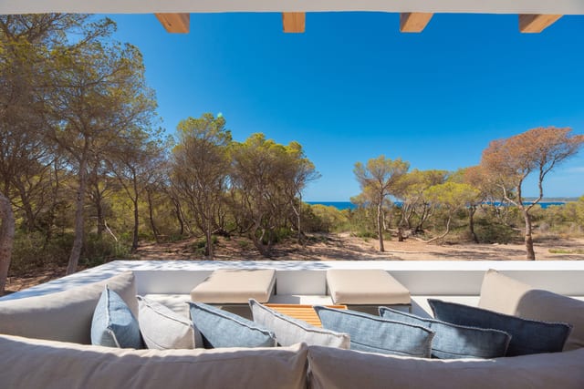 Exclusive property with direct sea access and tourist licence for sale in Migjorn, Formentera
