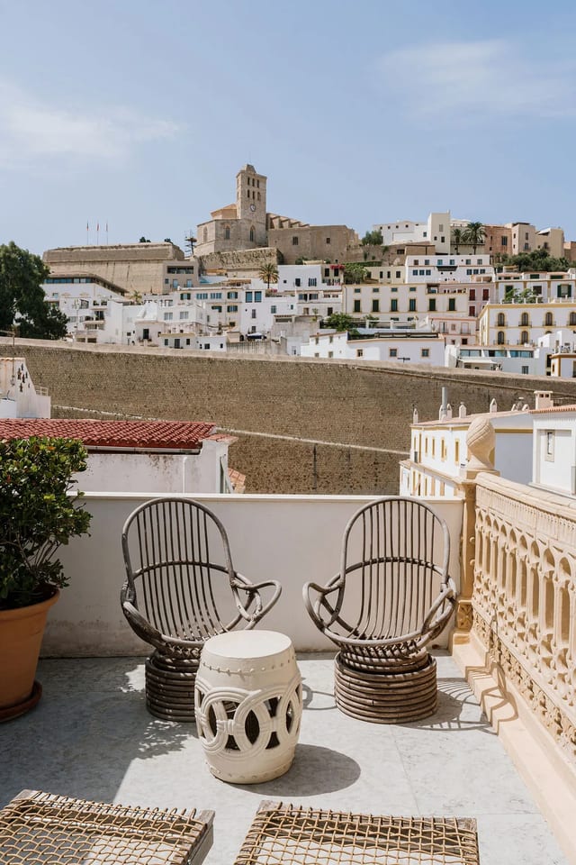 Beautifully renovated Palacio in Ibiza Old Town near the Marina